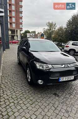 Внедорожник / Кроссовер Mitsubishi Outlander 2013 в 