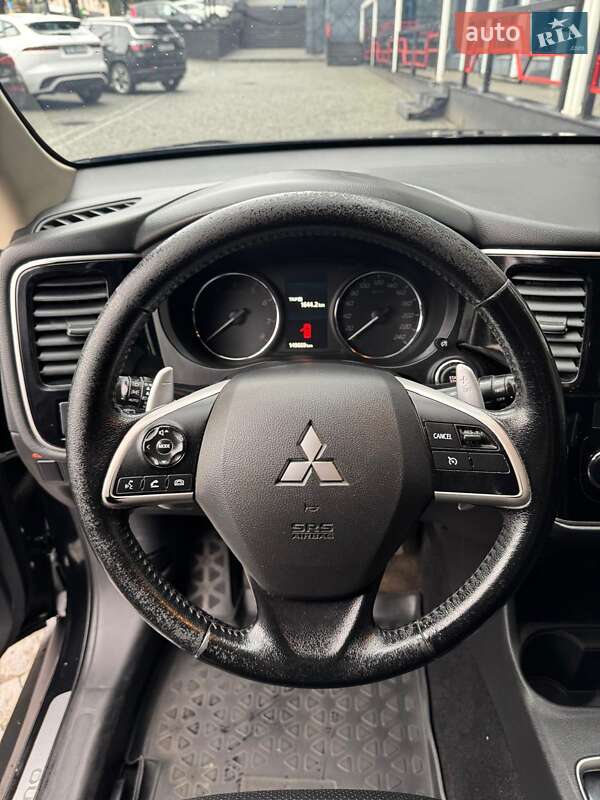 Позашляховик / Кросовер Mitsubishi Outlander 2013 в Чернівцях