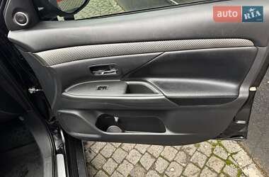 Внедорожник / Кроссовер Mitsubishi Outlander 2013 в 