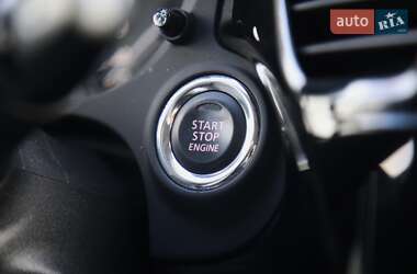 Внедорожник / Кроссовер Mitsubishi Outlander 2015 в 