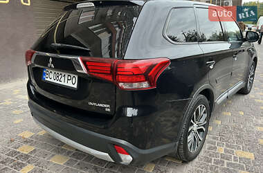 Внедорожник / Кроссовер Mitsubishi Outlander 2015 в 