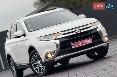 Внедорожник / Кроссовер Mitsubishi Outlander 2016 в Самборе