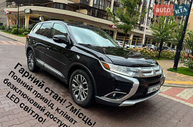 Внедорожник / Кроссовер Mitsubishi Outlander 2016 в Киеве