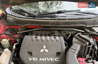 Внедорожник / Кроссовер Mitsubishi Outlander 2008 в 