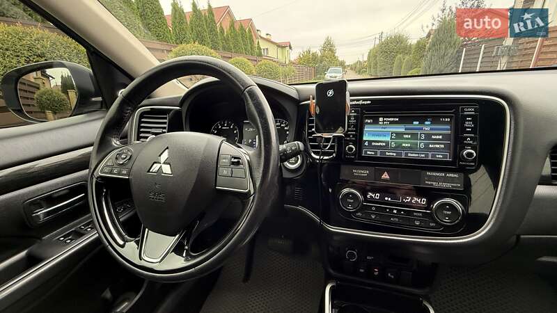 Внедорожник / Кроссовер Mitsubishi Outlander 2017 в Киеве фото 5 Внедорожник / Кроссовер Mitsubishi Outlander 2017 в Киеве