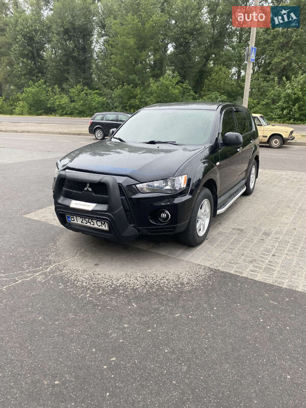 Внедорожник / Кроссовер Mitsubishi Outlander 2012 в Кременчуге