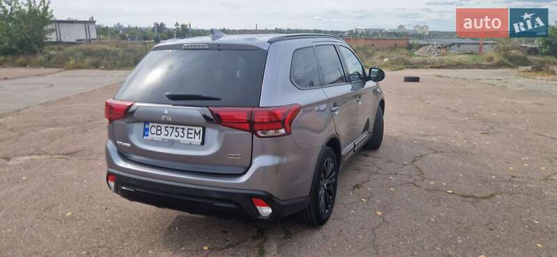Внедорожник / Кроссовер Mitsubishi Outlander 2020 в Чернигове