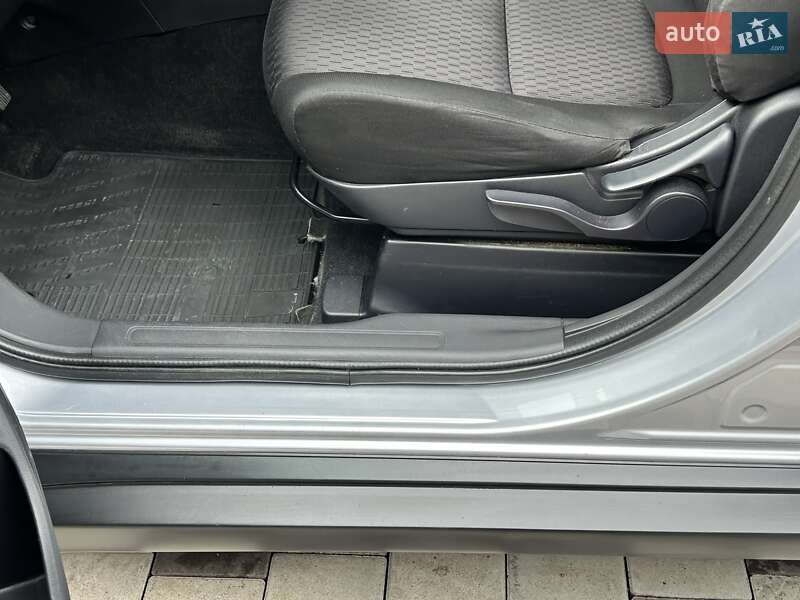 Внедорожник / Кроссовер Mitsubishi Outlander 2012 в Ровно
