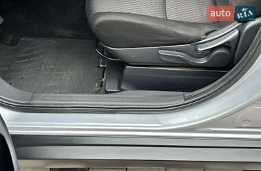 Внедорожник / Кроссовер Mitsubishi Outlander 2012 в 
