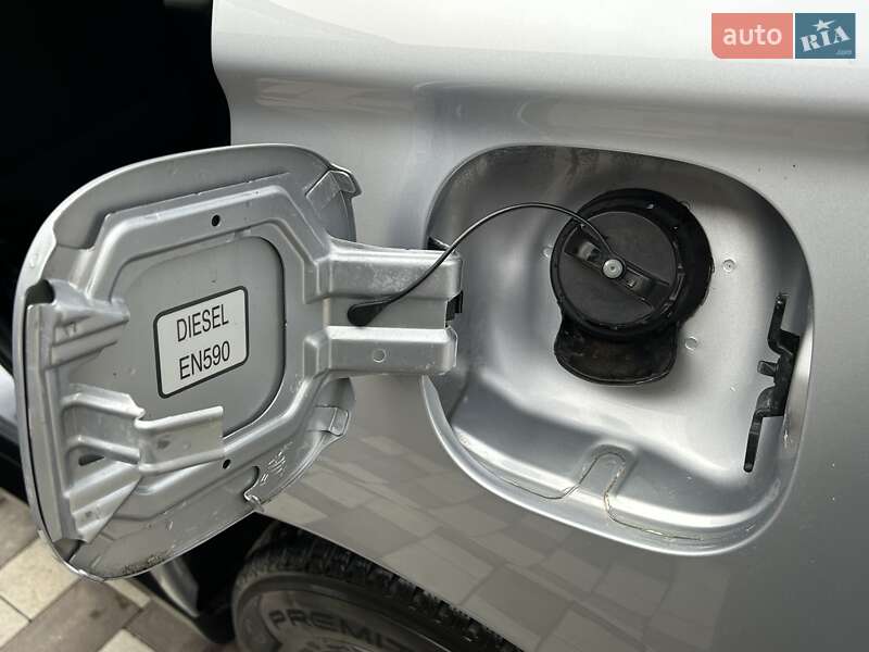 Внедорожник / Кроссовер Mitsubishi Outlander 2012 в Ровно
