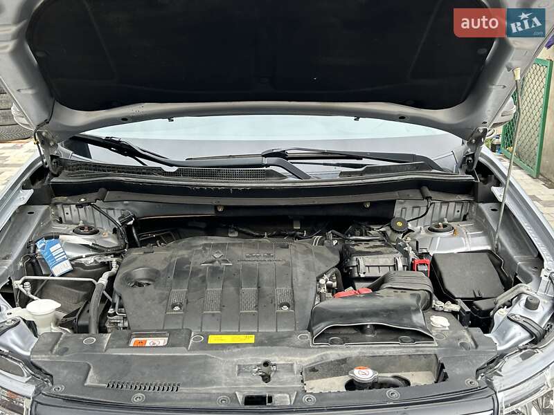 Внедорожник / Кроссовер Mitsubishi Outlander 2012 в Ровно