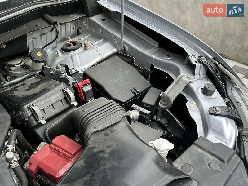 Внедорожник / Кроссовер Mitsubishi Outlander 2012 в Ровно