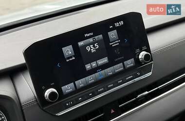 Внедорожник / Кроссовер Mitsubishi Outlander 2022 в 