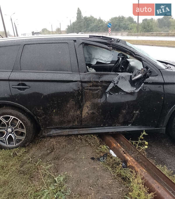 Внедорожник / Кроссовер Mitsubishi Outlander 2014 в Новоархангельске