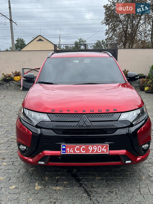Внедорожник / Кроссовер Mitsubishi Outlander 2021 в 