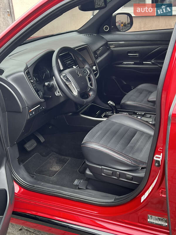 Внедорожник / Кроссовер Mitsubishi Outlander 2021 в Днепре