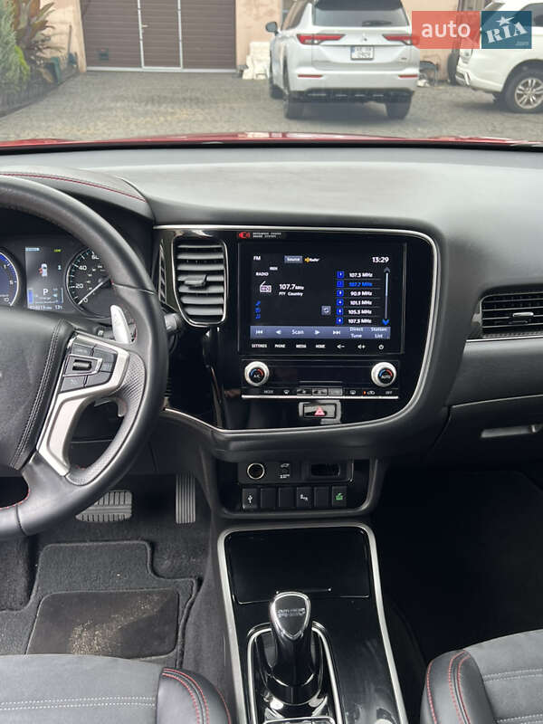 Внедорожник / Кроссовер Mitsubishi Outlander 2021 в Днепре