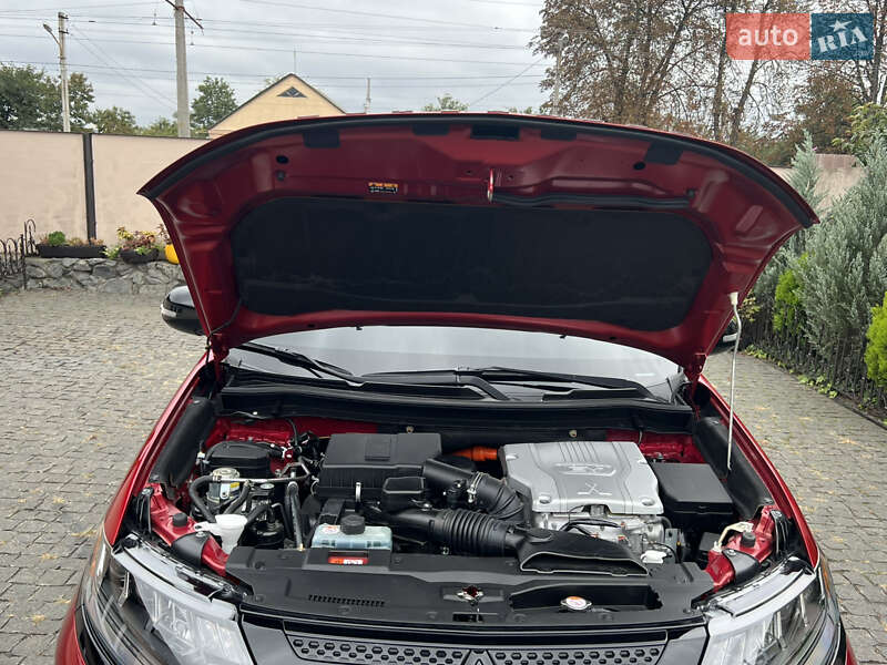 Внедорожник / Кроссовер Mitsubishi Outlander 2021 в Днепре