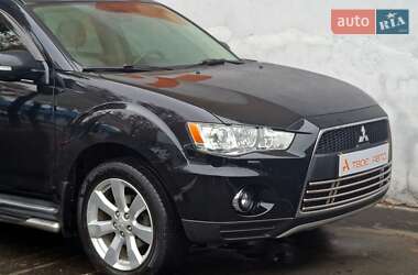 Внедорожник / Кроссовер Mitsubishi Outlander 2010 в 
