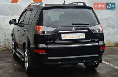 Внедорожник / Кроссовер Mitsubishi Outlander 2010 в 