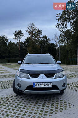 Внедорожник / Кроссовер Mitsubishi Outlander 2009 в 