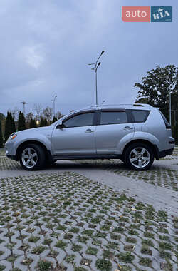 Внедорожник / Кроссовер Mitsubishi Outlander 2009 в 
