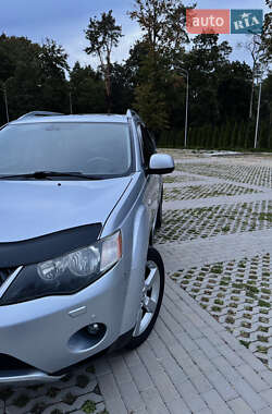 Внедорожник / Кроссовер Mitsubishi Outlander 2009 в 