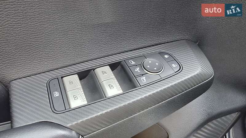 Внедорожник / Кроссовер Mitsubishi Outlander 2022 в Киеве