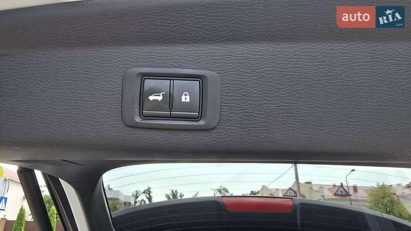 Внедорожник / Кроссовер Mitsubishi Outlander 2022 в Киеве