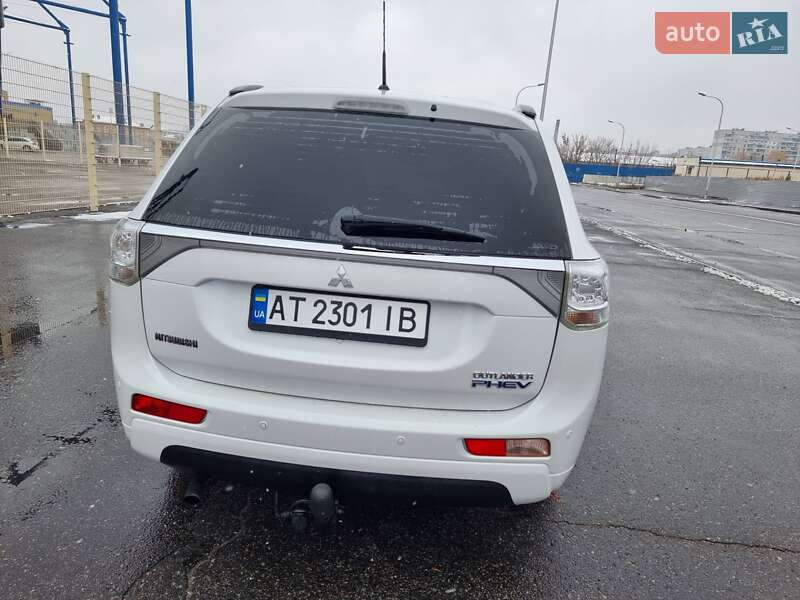 Внедорожник / Кроссовер Mitsubishi Outlander 2014 в Харькове фото 3 Внедорожник / Кроссовер Mitsubishi Outlander 2014 в Харькове