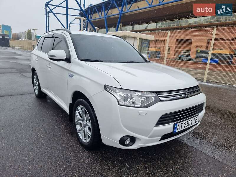 Внедорожник / Кроссовер Mitsubishi Outlander 2014 в Харькове фото 6 Внедорожник / Кроссовер Mitsubishi Outlander 2014 в Харькове