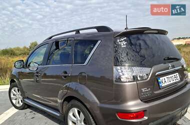 Внедорожник / Кроссовер Mitsubishi Outlander 2011 в 