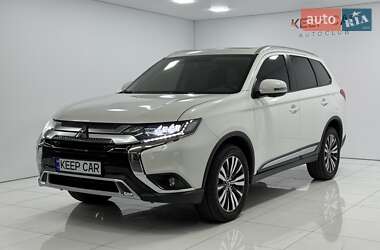 Внедорожник / Кроссовер Mitsubishi Outlander 2018 в 