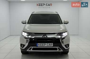 Внедорожник / Кроссовер Mitsubishi Outlander 2018 в 