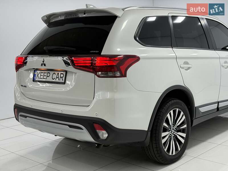 Внедорожник / Кроссовер Mitsubishi Outlander 2018 в Одессе