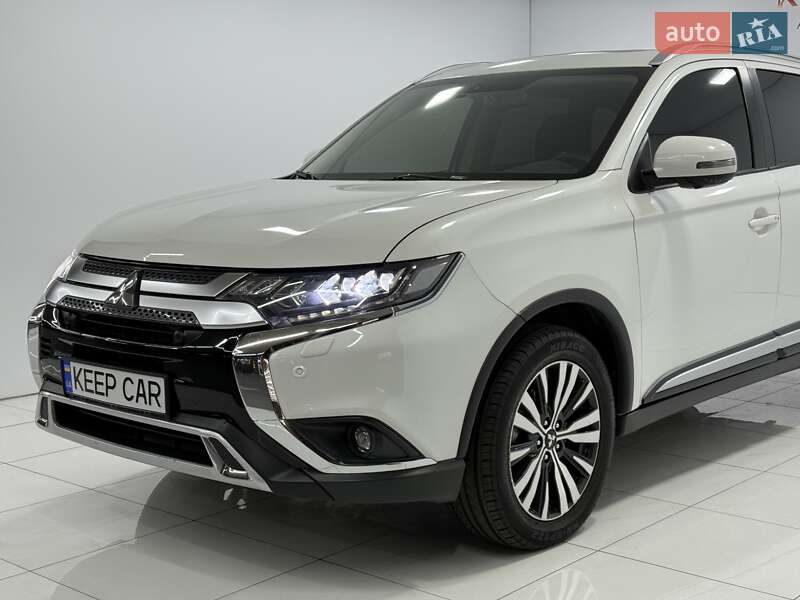 Внедорожник / Кроссовер Mitsubishi Outlander 2018 в Одессе