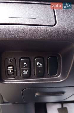Внедорожник / Кроссовер Mitsubishi Outlander 2011 в 