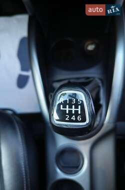 Внедорожник / Кроссовер Mitsubishi Outlander 2011 в 