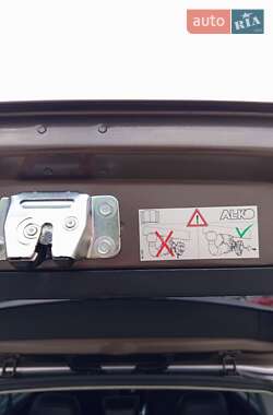 Внедорожник / Кроссовер Mitsubishi Outlander 2011 в 