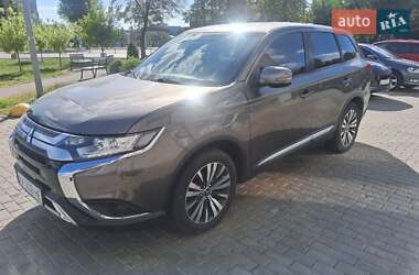 Внедорожник / Кроссовер Mitsubishi Outlander 2018 в Харькове