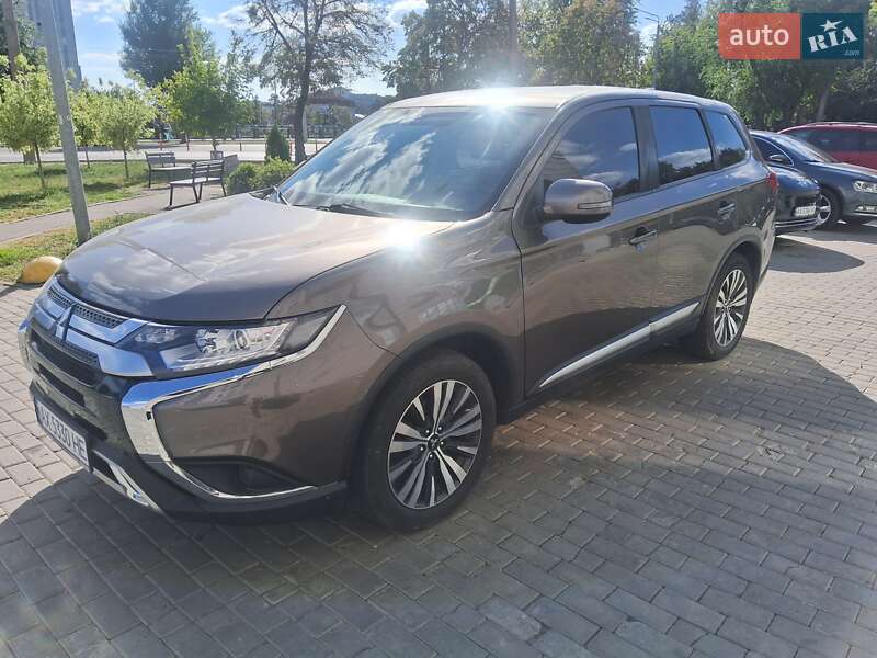 Mitsubishi Outlander 2018