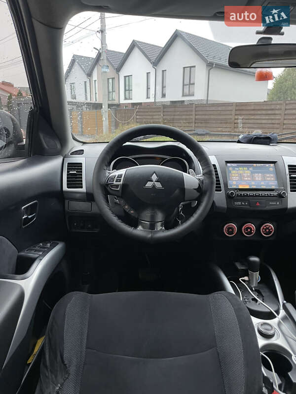 Внедорожник / Кроссовер Mitsubishi Outlander 2007 в Софиевской Борщаговке