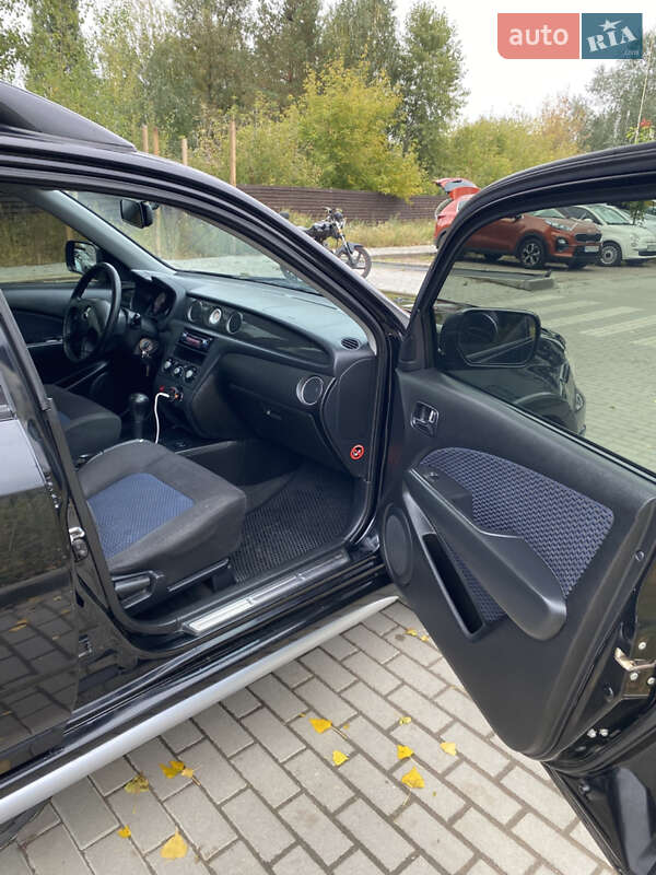 Внедорожник / Кроссовер Mitsubishi Outlander 2008 в Белогородке