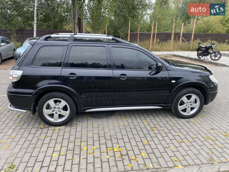 Внедорожник / Кроссовер Mitsubishi Outlander 2008 в Белогородке