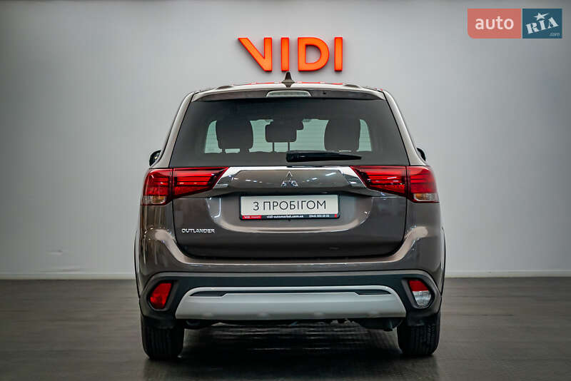 Внедорожник / Кроссовер Mitsubishi Outlander 2021 в Киеве