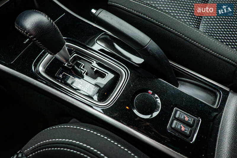 Внедорожник / Кроссовер Mitsubishi Outlander 2021 в Киеве