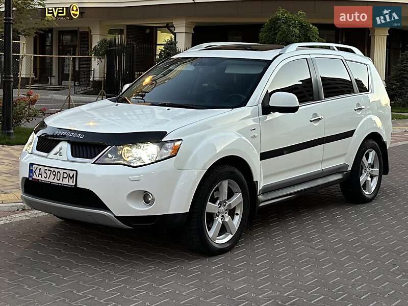 Внедорожник / Кроссовер Mitsubishi Outlander 2010 в Киеве
