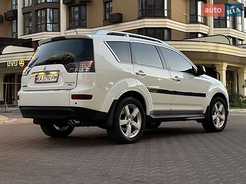 Внедорожник / Кроссовер Mitsubishi Outlander 2010 в Киеве