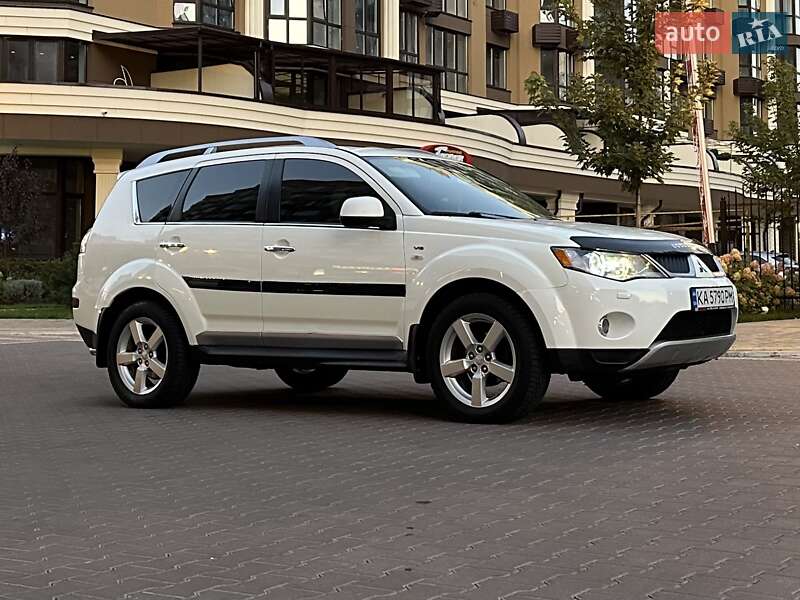 Внедорожник / Кроссовер Mitsubishi Outlander 2010 в Киеве