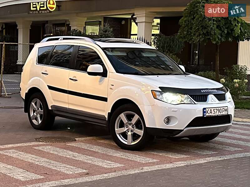 Внедорожник / Кроссовер Mitsubishi Outlander 2010 в Киеве